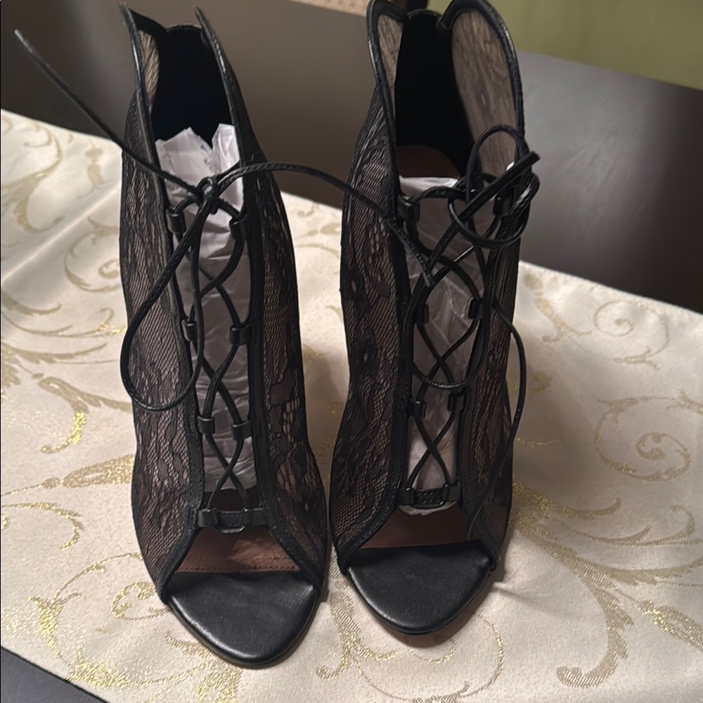 Elegant Black Lace-Up Women's Heels
